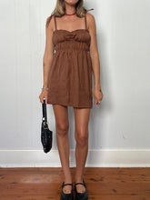 Load image into Gallery viewer, ONE OF ONE | Sago scrunch dress | Chocolate Linen | Size M
