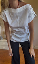 Load image into Gallery viewer, Vintage Veronika Maine tee
