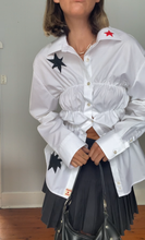 Load image into Gallery viewer, Sago scrunch top // White star // size M-L
